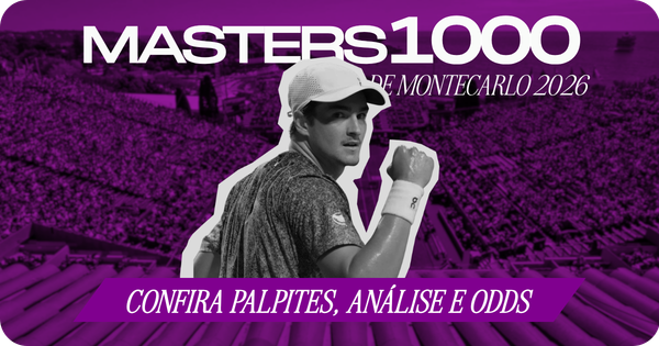 Banner promocional de apostas esportivas focado no torneio de tênis Masters 1000 de Montecarlo 2026. A imagem, coberta por um filtro roxo, mostra uma visão panorâmica de uma quadra de tênis de saibro com arquibancadas lotadas ao fundo. No centro, destaca-se um recorte em preto e branco do jovem tenista brasileiro João Fonseca, usando boné branco e comemorando com o punho cerrado. No topo, lê-se "MASTERS 1000 DE MONTECARLO 2026" em letras brancas. Na base, uma faixa traz o texto "CONFIRA PALPITES, ANÁLISE E ODDS" (Nota: a arte original contém um pequeno erro de digitação com "CONFIRTA"). Arte focada em previsões esportivas e cotações para tênis.