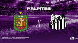 Banner promocional de apostas esportivas da H2bet. A imagem, coberta por um filtro roxo escuro, exibe a visão a partir do gramado de um estádio de futebol com as arquibancadas lotadas ao fundo. Na parte superior, destaca-se a palavra "PALPITES" em letras brancas. No centro, o duelo internacional é representado pelos escudos oficiais das equipes: o clube equatoriano Deportivo Cuenca à esquerda e o Santos (S.F.C.) à direita, separados por um "X" branco. Arte focada em previsões de partidas e cotações de futebol.
