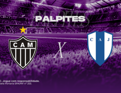 Banner promocional de apostas esportivas da H2bet. A imagem, coberta por um filtro roxo escuro, exibe a visão a partir do gramado de um estádio de futebol com as arquibancadas lotadas ao fundo. Na parte superior, destaca-se a palavra "PALPITES" em letras brancas. No centro, o duelo internacional é representado pelos escudos oficiais das equipes: o Atlético Mineiro (CAM) à esquerda e o clube uruguaio Juventud de Las Piedras (CAJ) à direita, separados por um "X" branco. Arte focada em previsões de partidas e cotações de futebol.